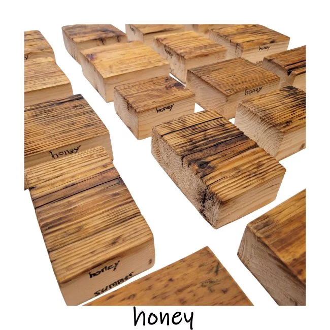 Holzmusterklötze Bohle aus Massivholz / Altholz / Gerüstbohlen Farbe honey